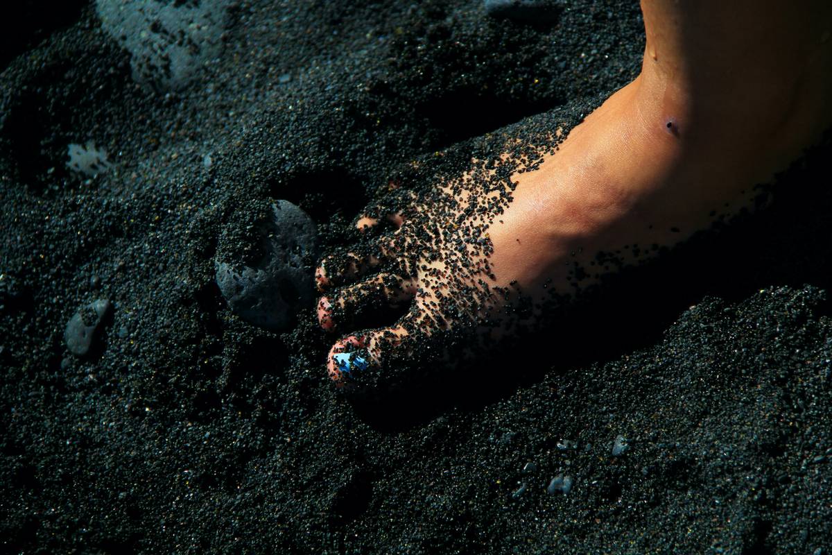 Exfoliating Foot Mask Clicks: Your Shortcut to Baby-Soft Heels (Without the Gimmicks)